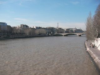 080209 paris セーヌ川