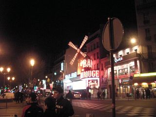 080207 paris blonche moulin-rouge